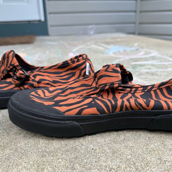 Ashley Williams size 10 Mary Jane Vans - Picture 2 of 4
